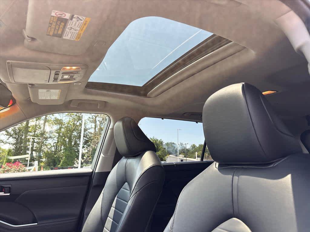 Used 2023 Toyota Highlander XLE FWD image 22