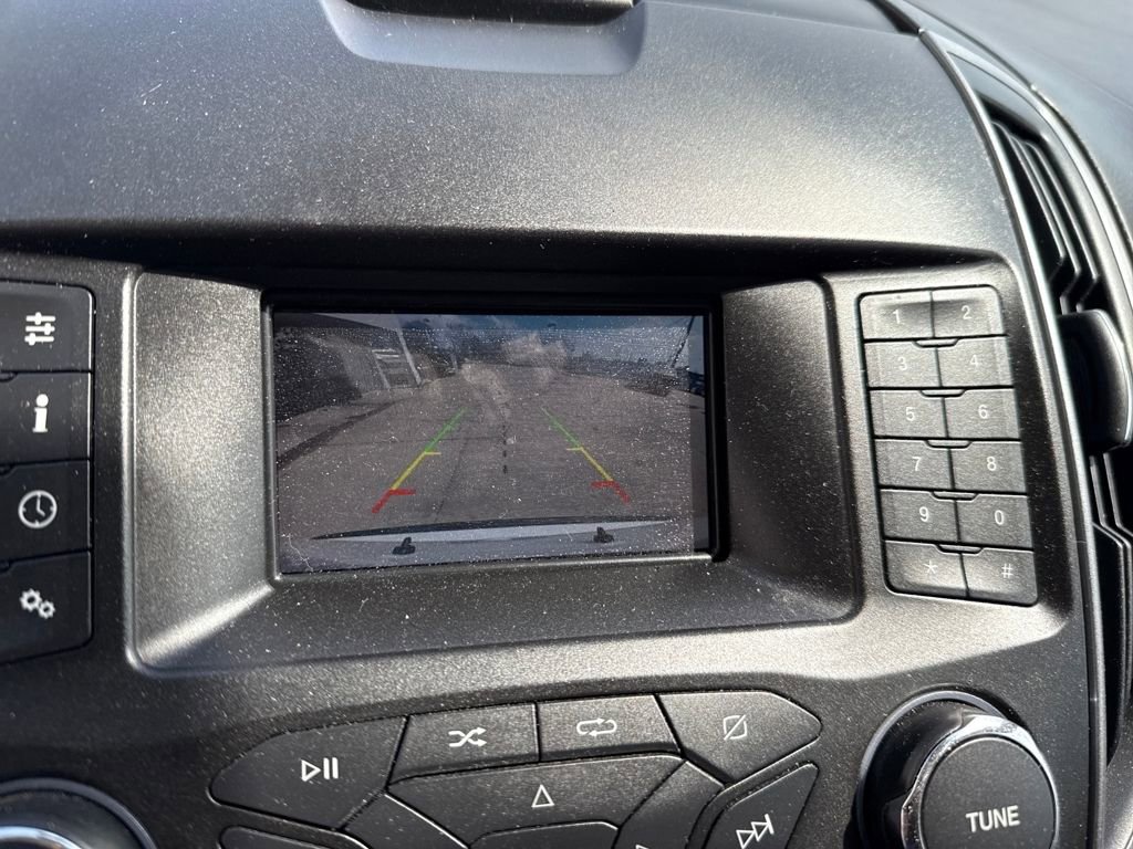 Used 2019 Ford Edge SE image 12