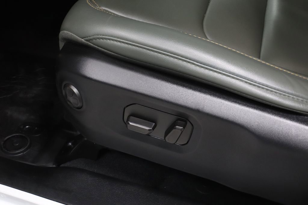 Used 2024 Jeep Wrangler High Altitude AWD/4WD image 23