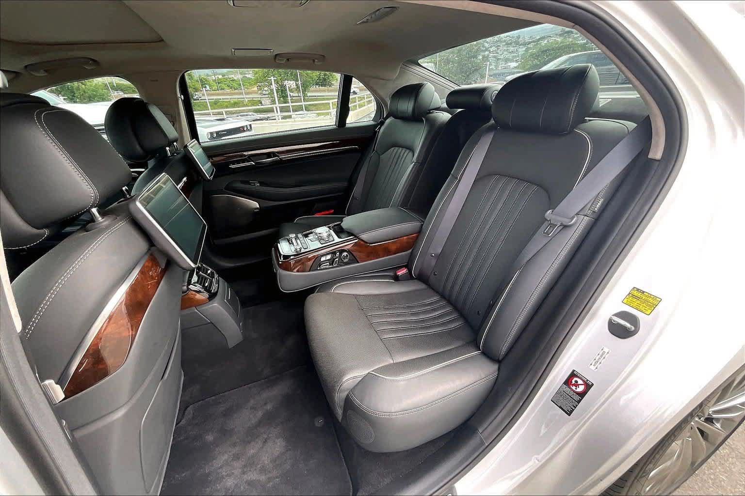 Used 2019 Genesis G90 5.0 Ultimate RWD image 29