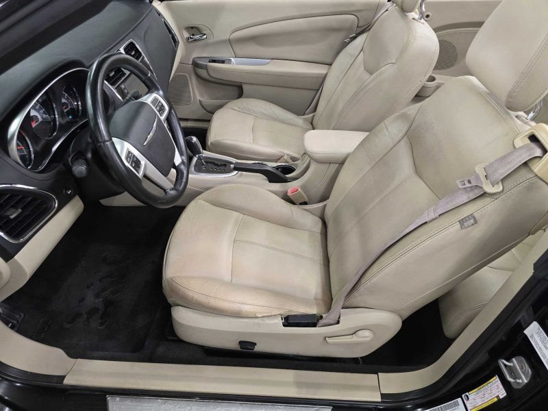 Used 2011 Chrysler 200 Limited FWD image 5
