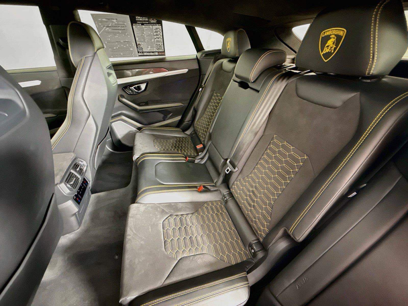 Used 2020 Lamborghini Urus AWD/4WD image 25