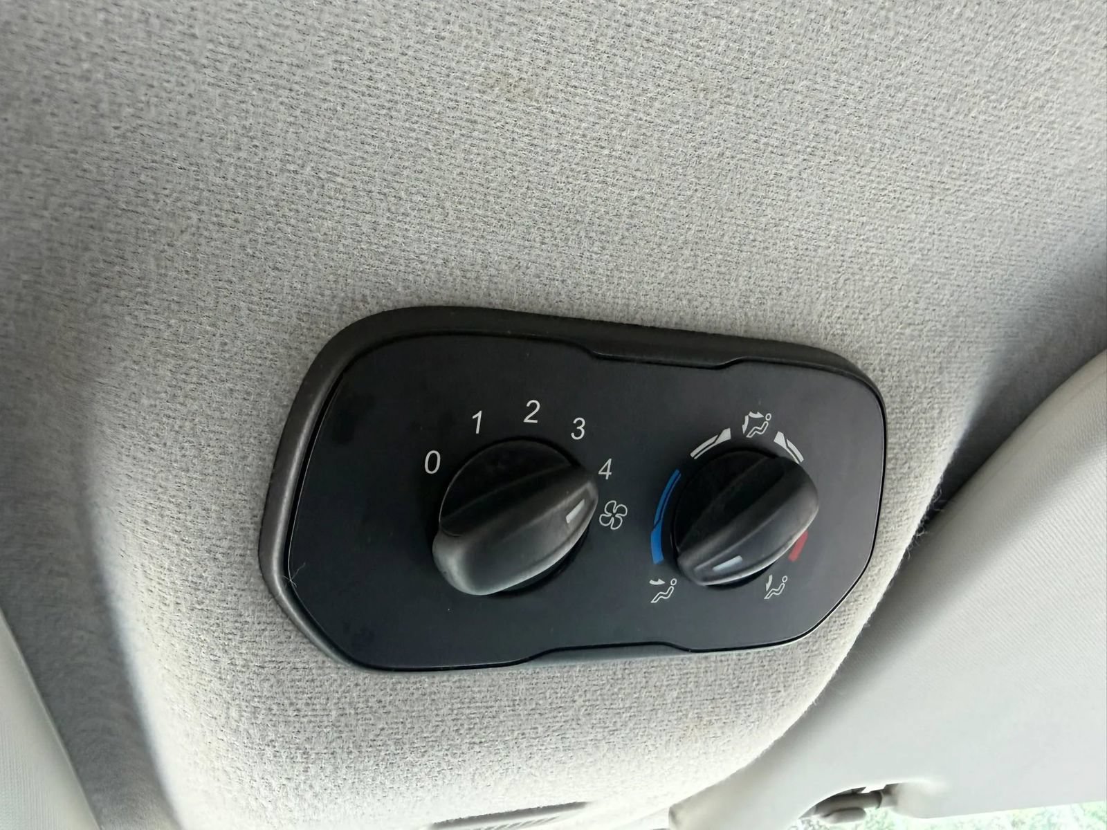 Used 2017 Ford Transit 350 XLT RWD image 26