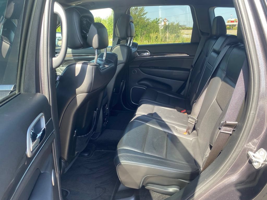 Used 2018 Jeep Grand Cherokee Overland RWD image 11
