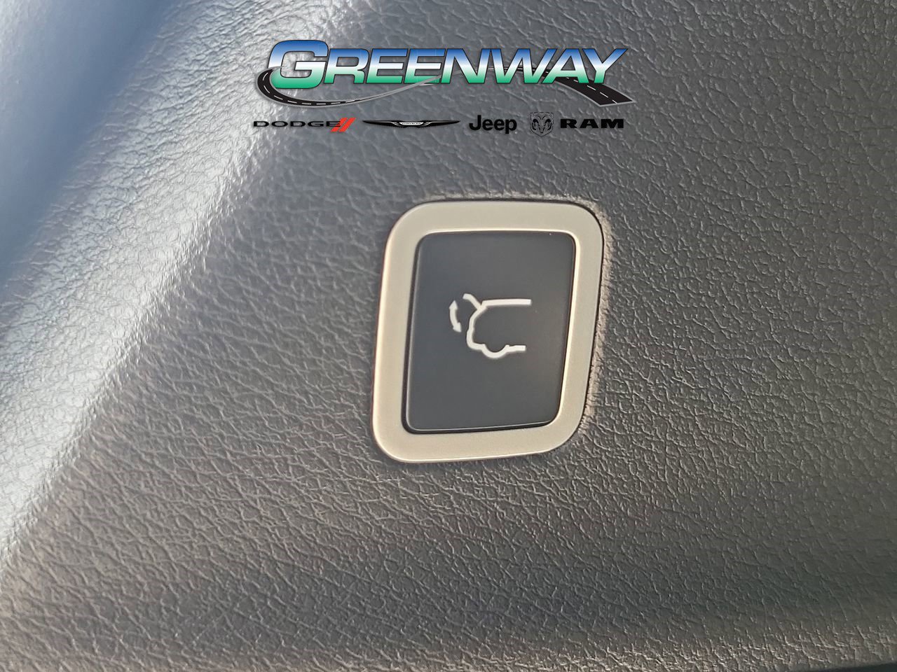 New 2026 Chrysler Pacifica Limited image 8