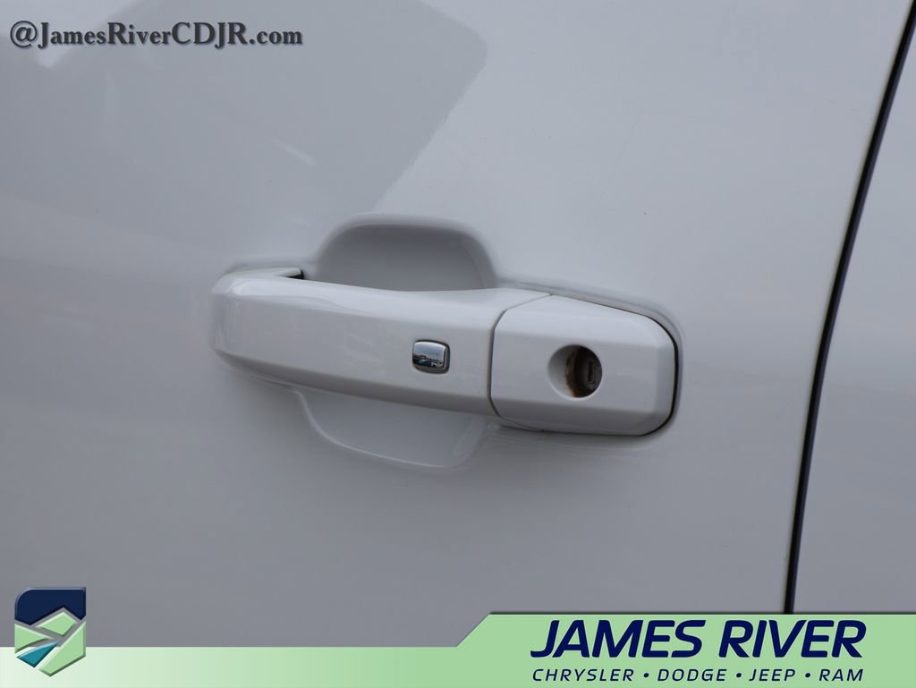 Used 2025 Chevrolet Silverado 2500 LT w/ Convenience Package image 19