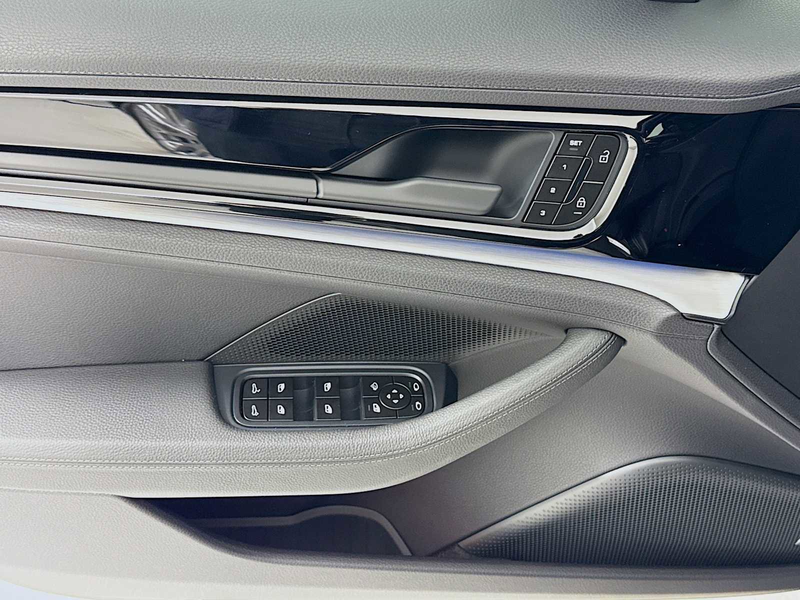 New 2026 Porsche Panamera image 11