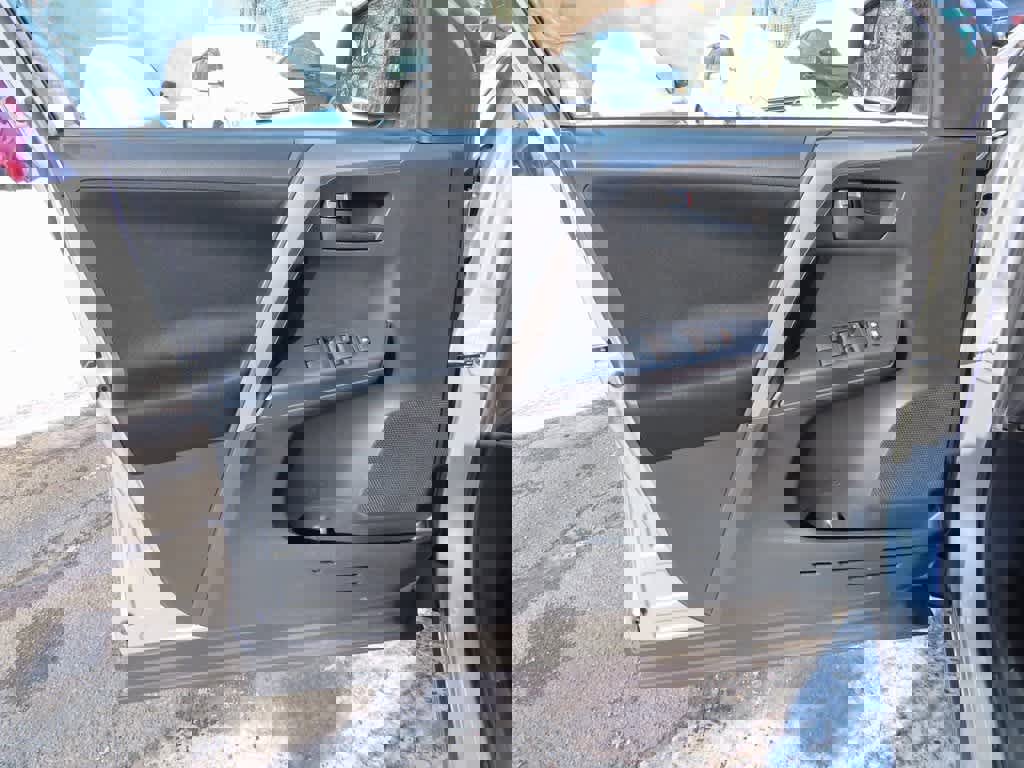 Used 2018 Toyota RAV4 LE image 16