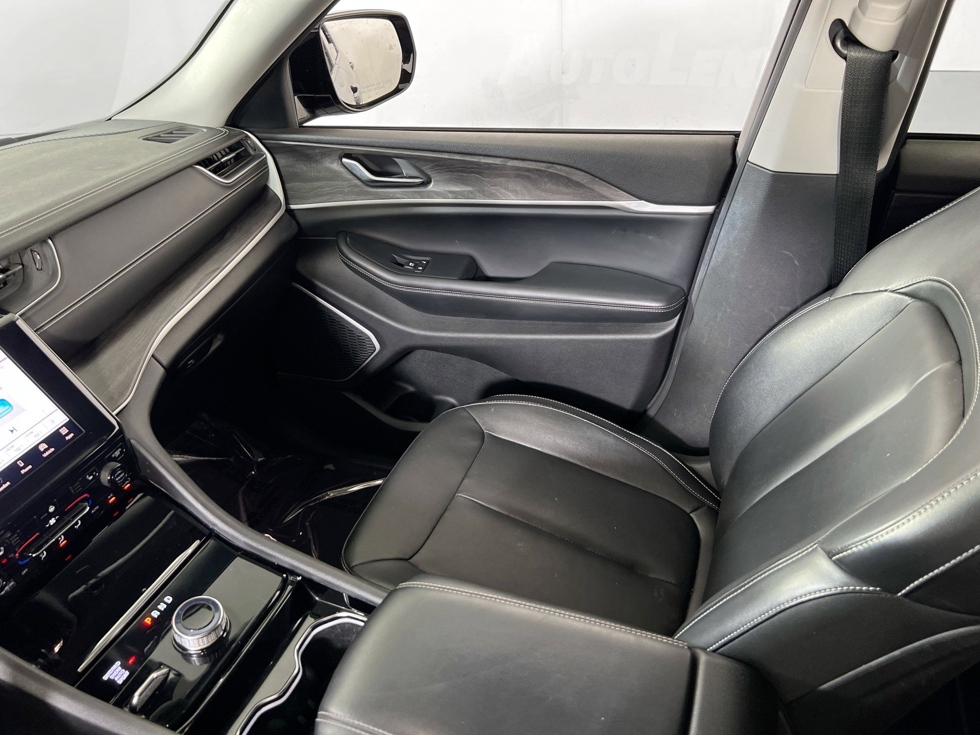 Used 2022 Jeep Grand Cherokee Limited image 21