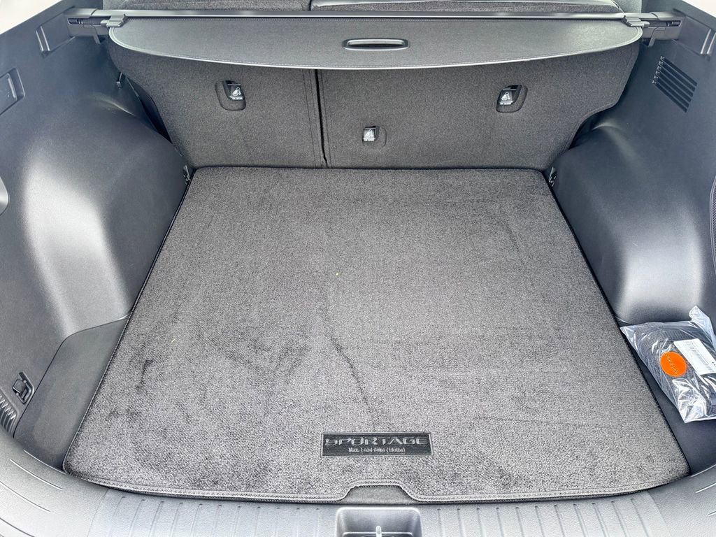 New 2026 Kia Sportage SX image 9