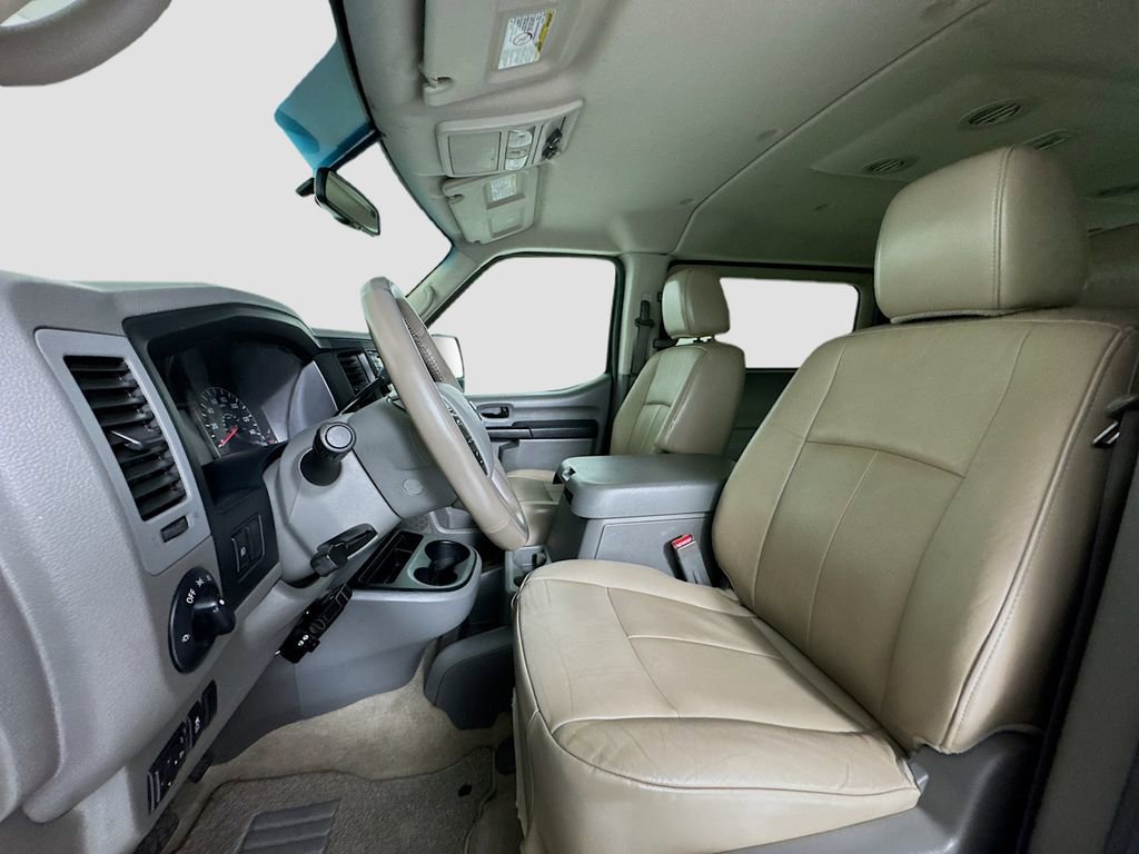 Used 2016 Nissan NV 3500 SL image 9