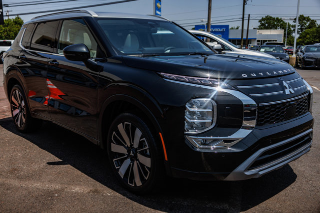 New 2025 Mitsubishi Outlander AWD image 3