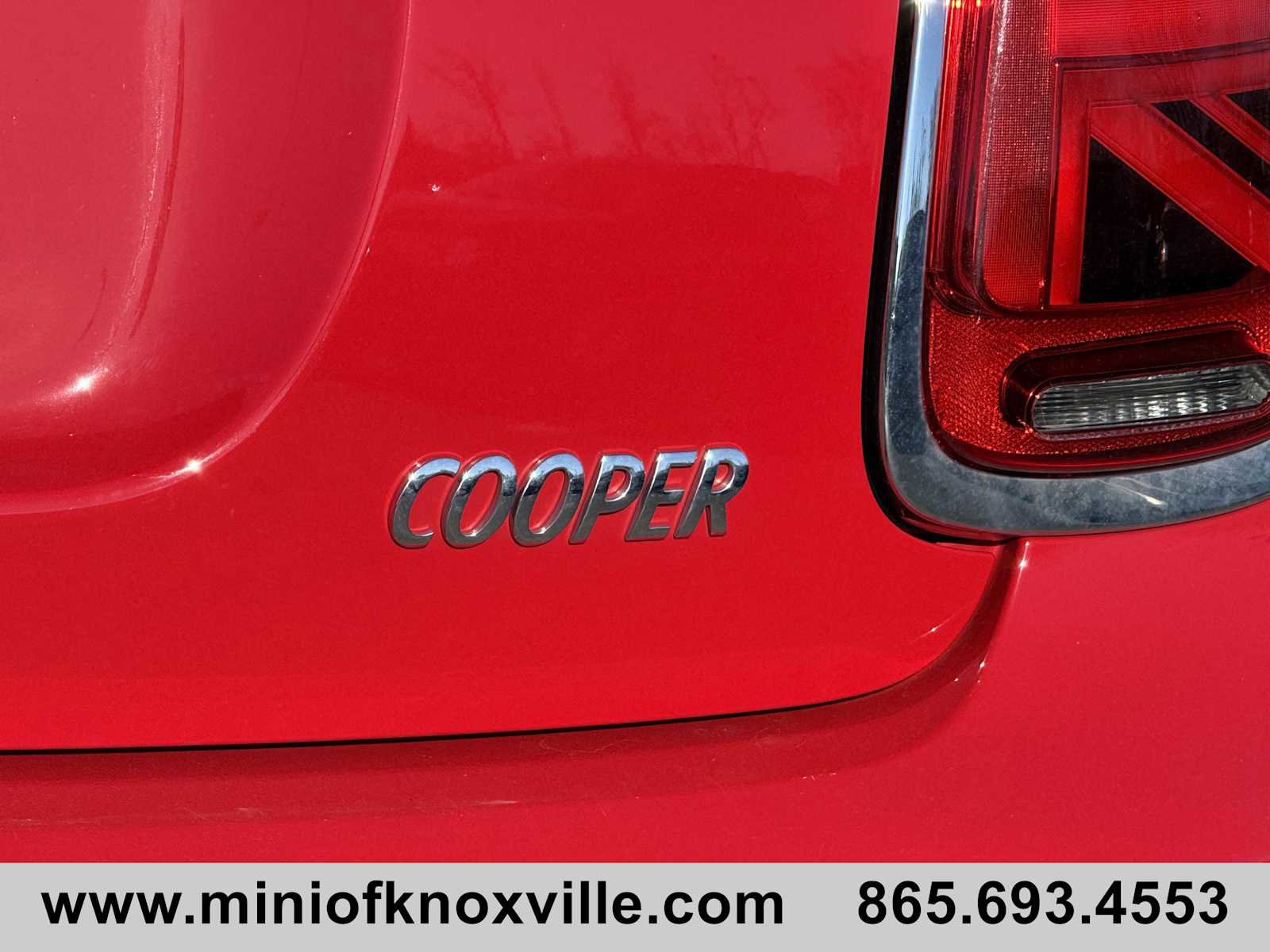 Used 2024 MINI Cooper 4-Door Hardtop image 30