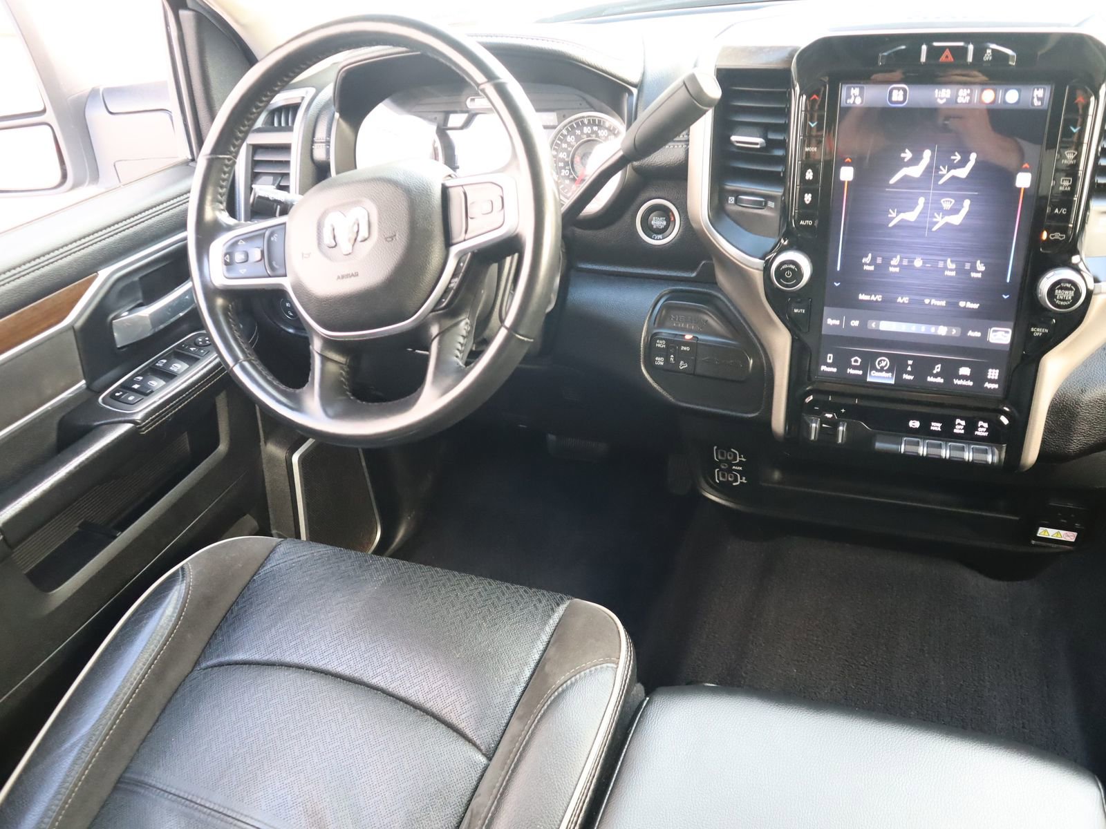 Used 2024 RAM 2500 Laramie w/ Cold Weather Group image 37