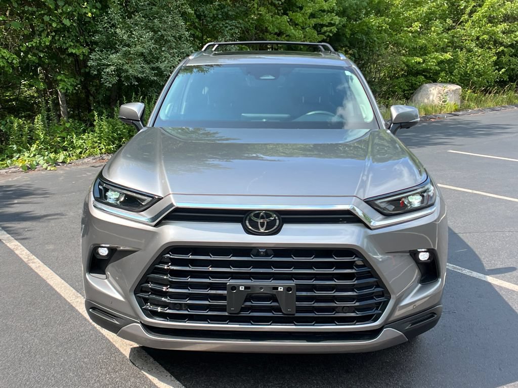 Used 2025 Toyota Grand Highlander AWD image 8