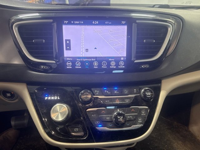 Used 2020 Chrysler Pacifica Touring-L Plus w/ Tire & Wheel Group image 15