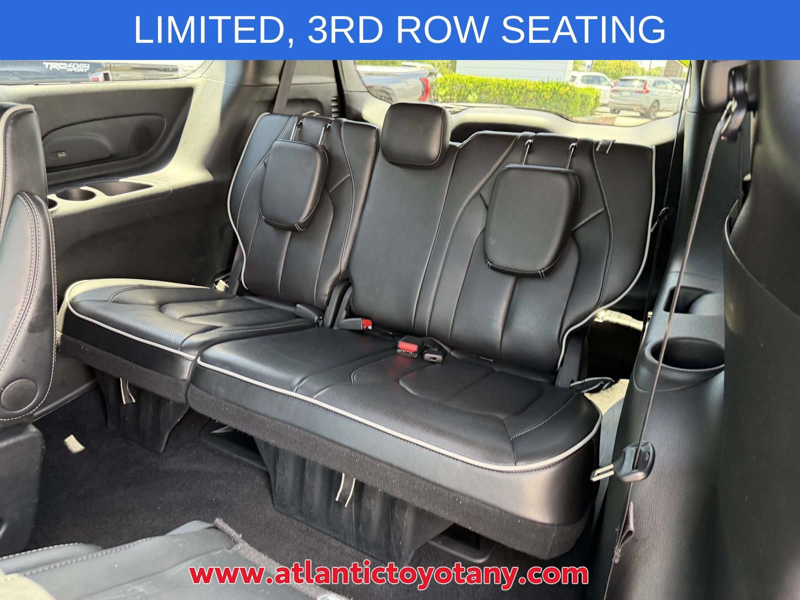 Used 2025 Chrysler Pacifica Limited FWD image 23
