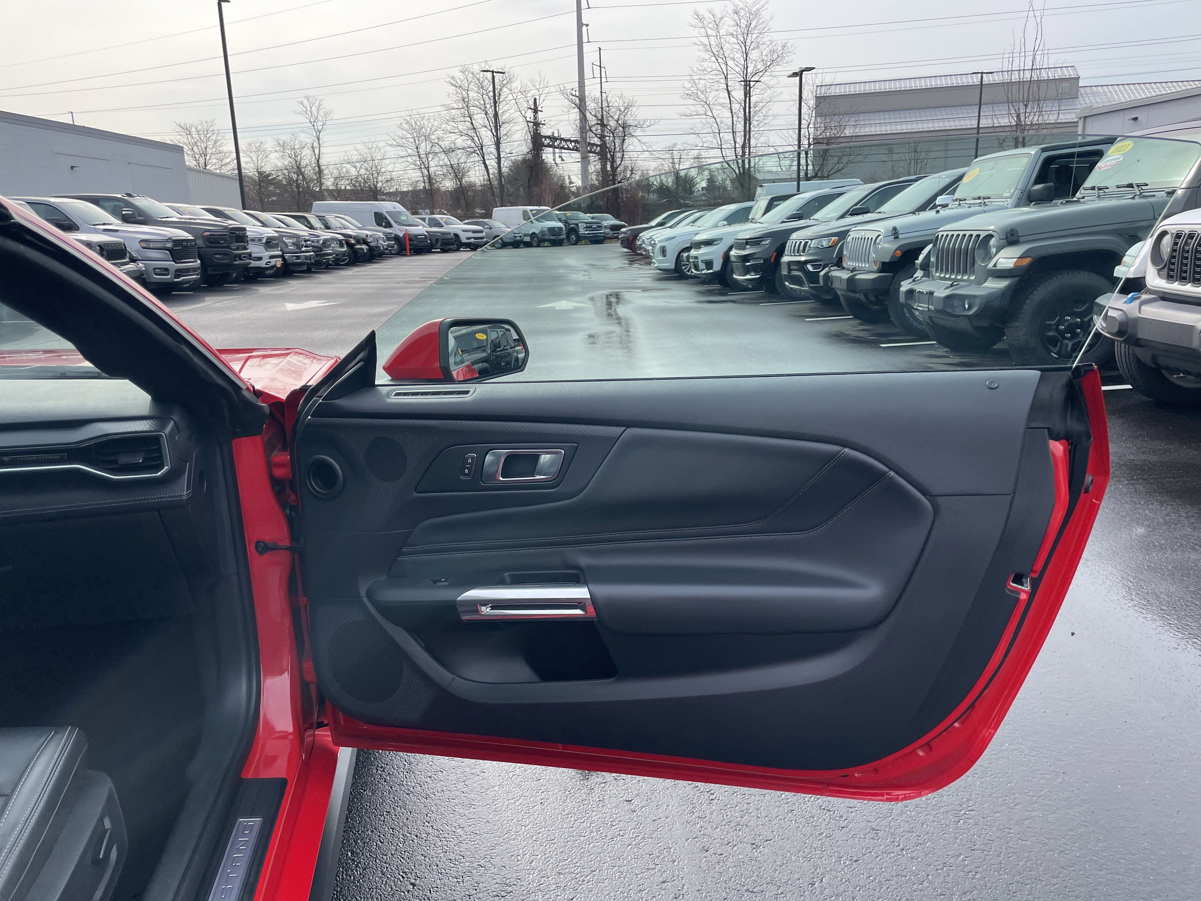 Used 2025 Ford Mustang Premium image 9