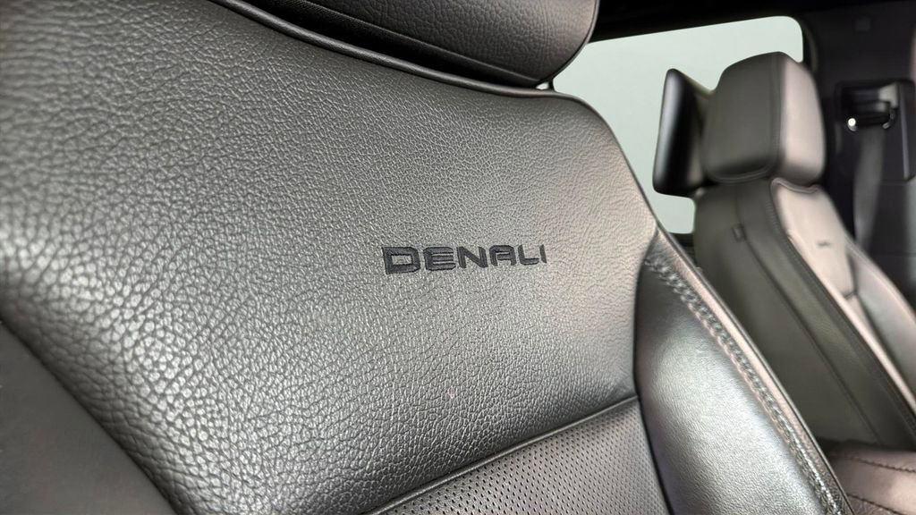 Used 2021 GMC Yukon Denali w/ Denali Premium Package AWD/4WD image 41