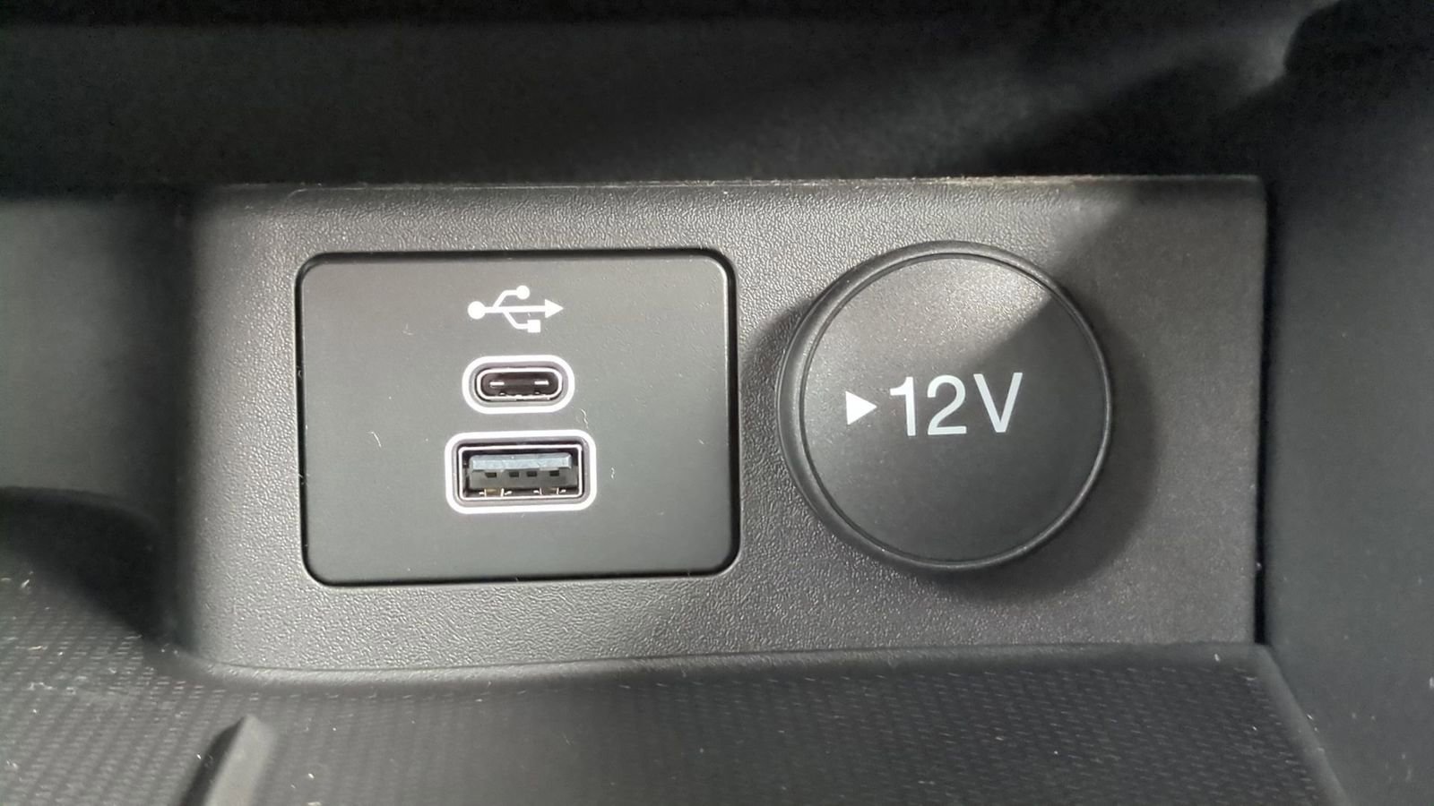 New 2026 Ford Escape SE w/ Class II Trailer Tow Package image 33