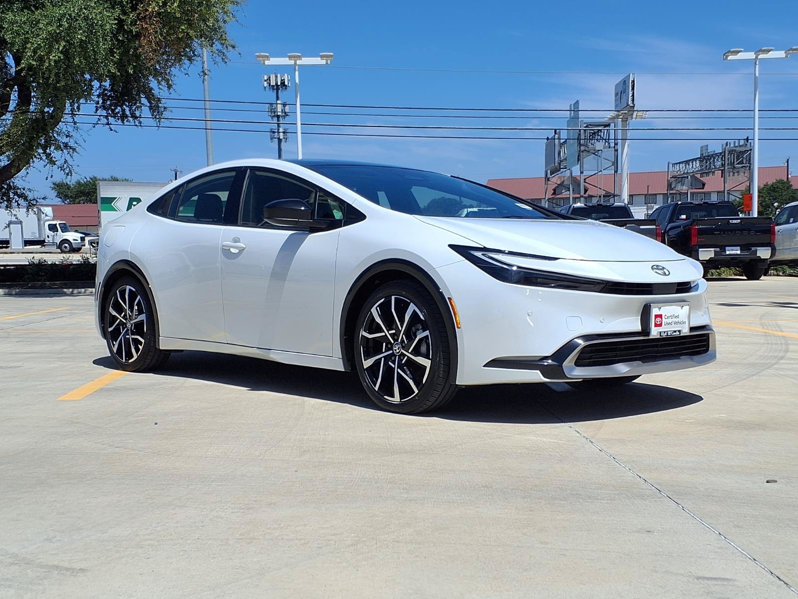 Certified 2024 Toyota Prius Prime FWD image 3