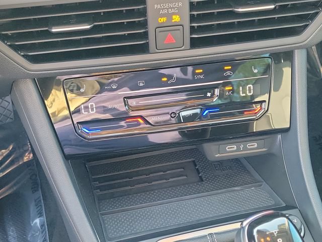 Used 2026 Volkswagen Jetta SE FWD image 24