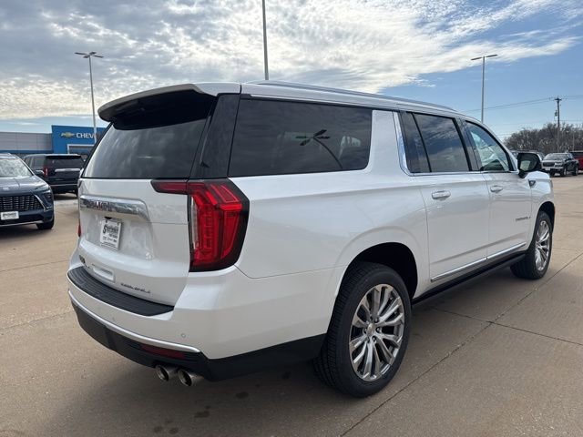 Used 2022 GMC Yukon XL Denali image 3