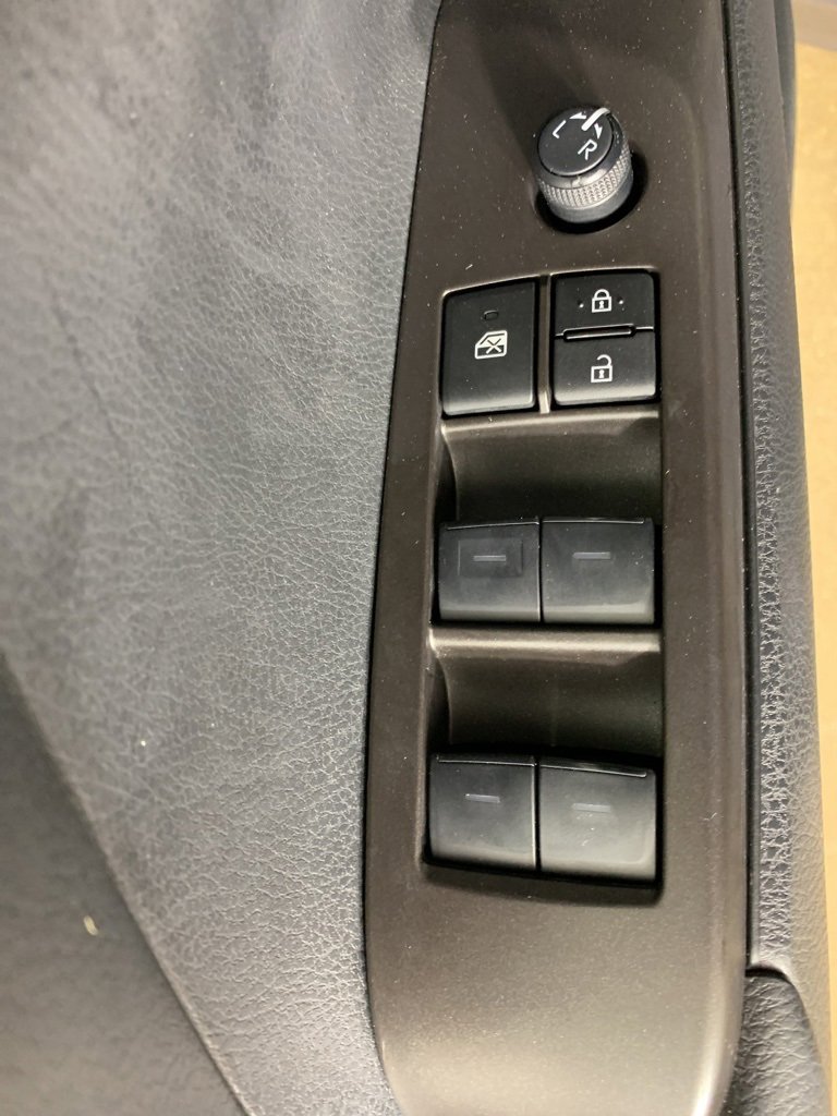 Used 2024 Toyota Camry SE w/ Convenience Package image 17