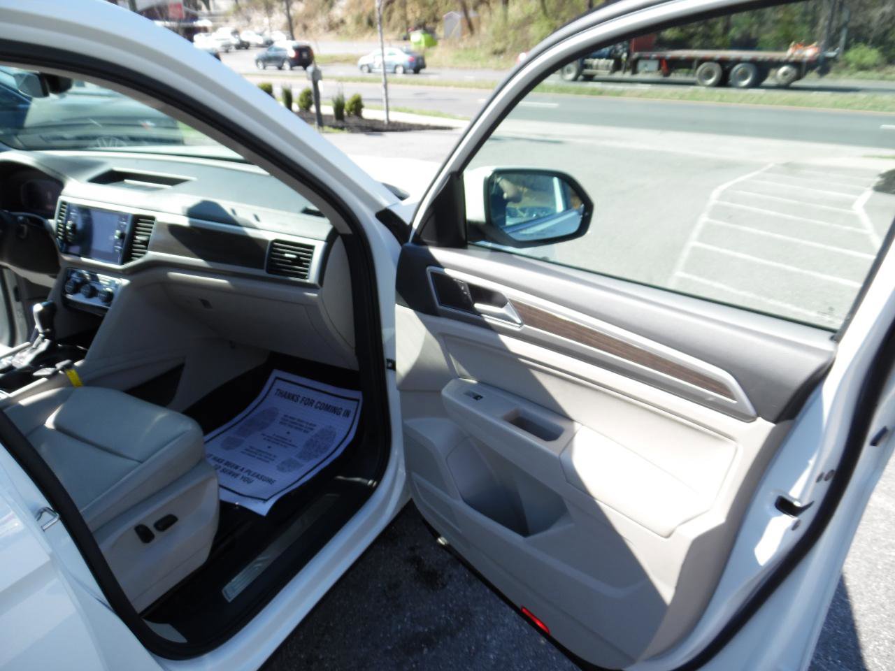 Used 2019 Volkswagen Atlas SEL image 25