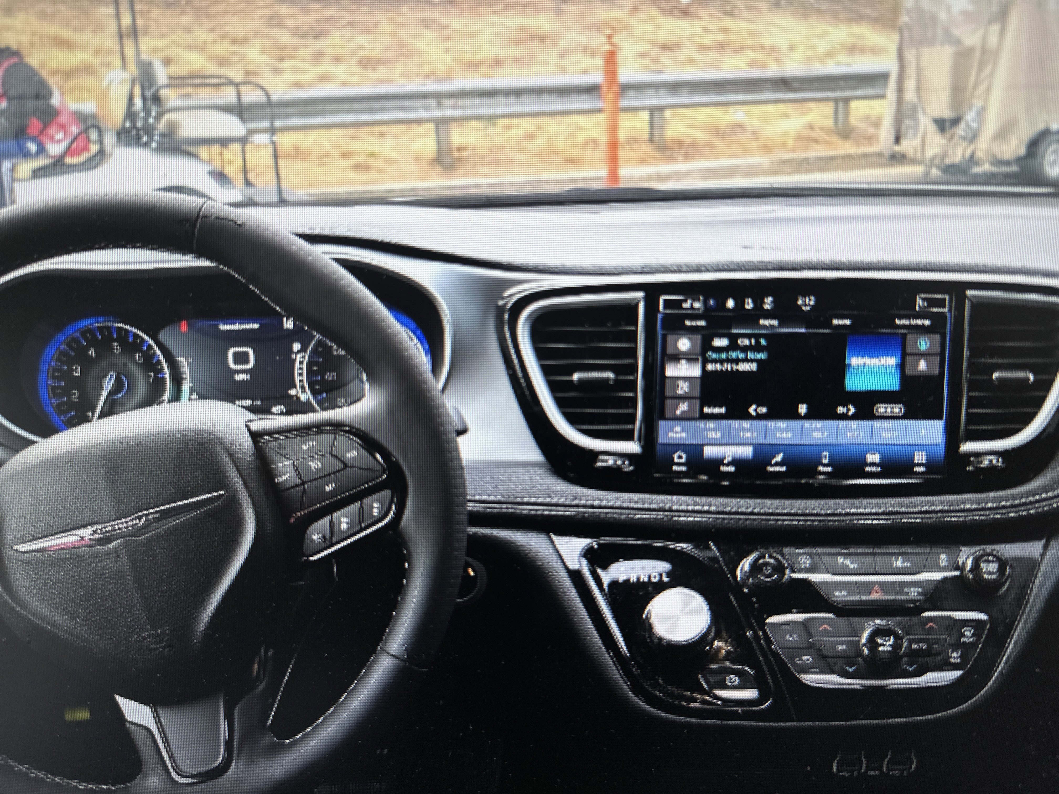 Used 2024 Chrysler Pacifica Touring-L w/ S Appearance Package image 15