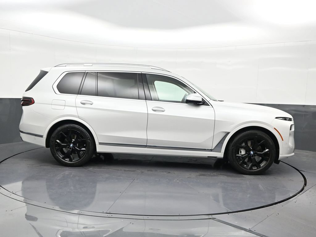 Used 2024 BMW X7 xDrive40i w/ Premium Package image 7