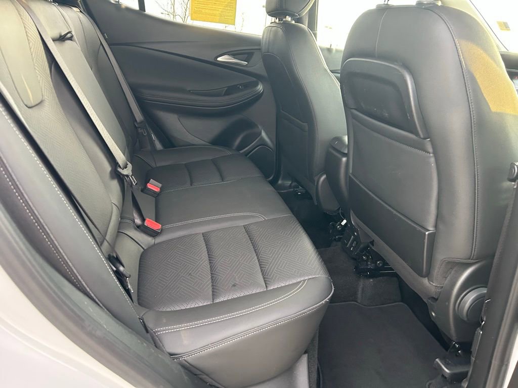 Used 2020 Buick Encore GX Essence w/ Experience Buick Package image 28