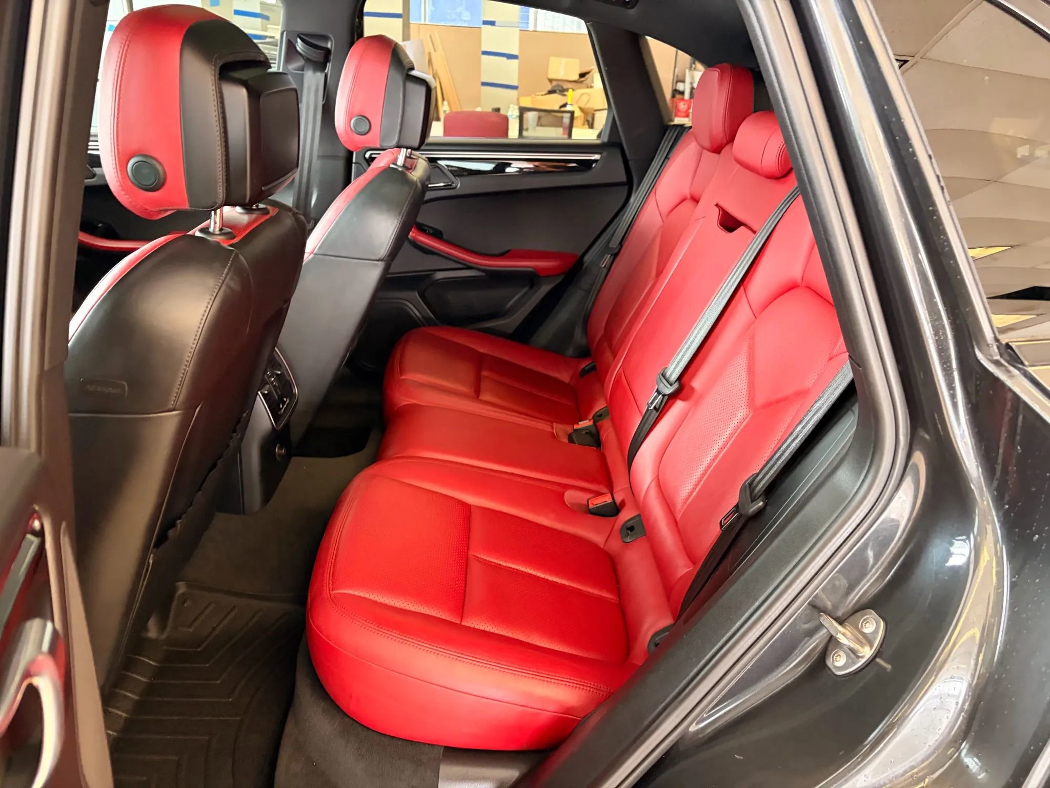 Used 2017 Porsche Macan S image 14