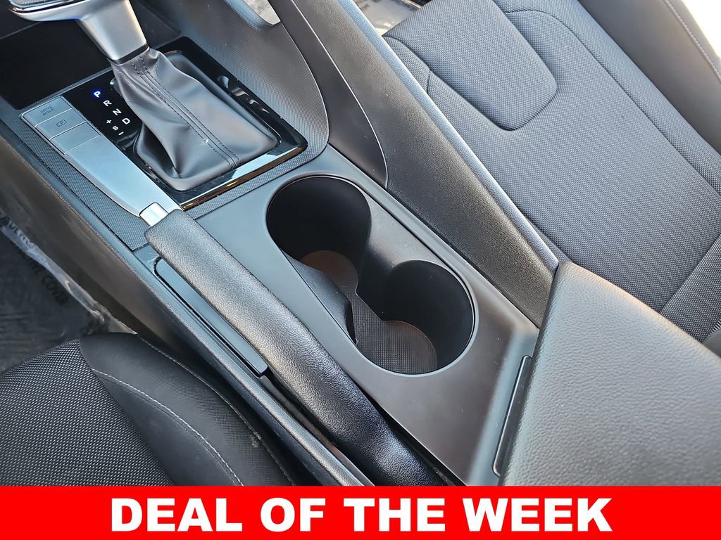 Used 2025 Hyundai Elantra SE image 23