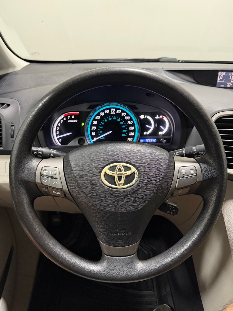 Used 2012 Toyota Venza LE FWD image 14