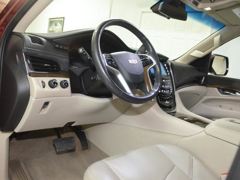 Used 2019 Cadillac Escalade Premium Luxury w/ LPO, Radiant Package AWD/4WD image 19