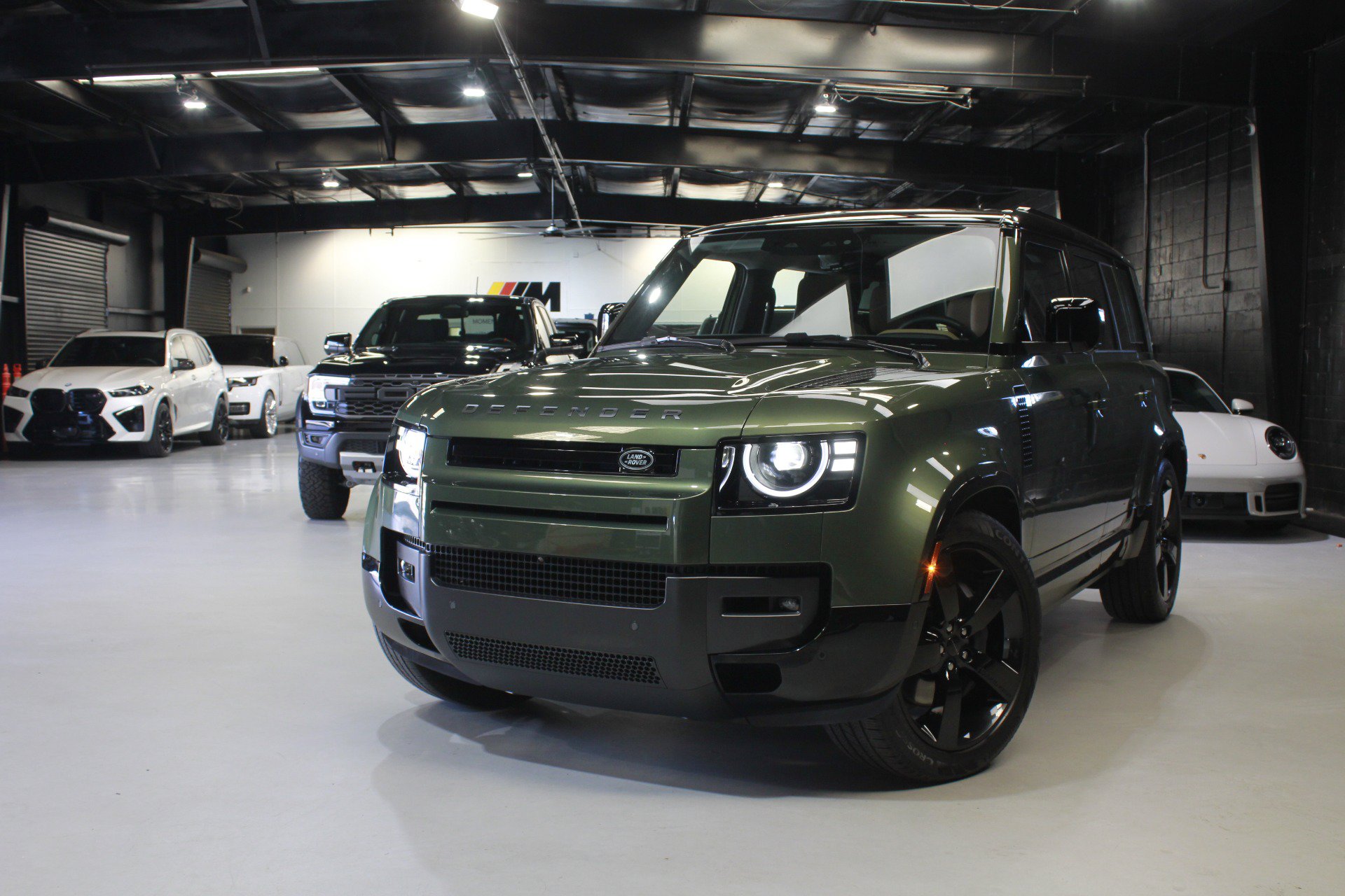 Used 2026 Land Rover Defender 110 X-Dynamic SE AWD/4WD image 8