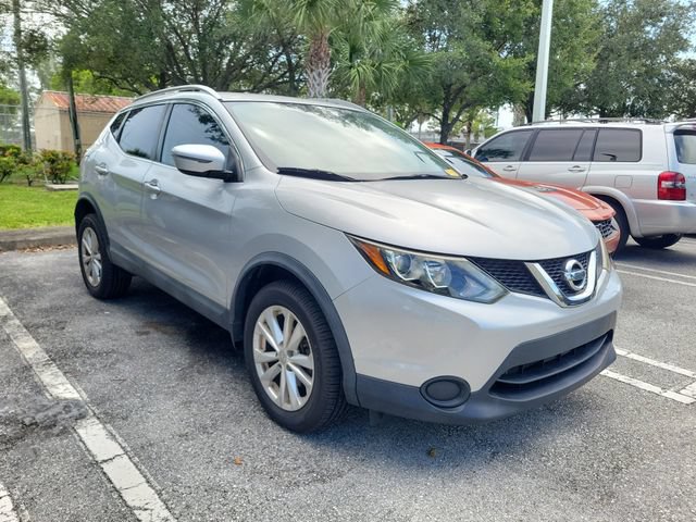 Used 2018 Nissan Rogue Sport SV FWD image 2