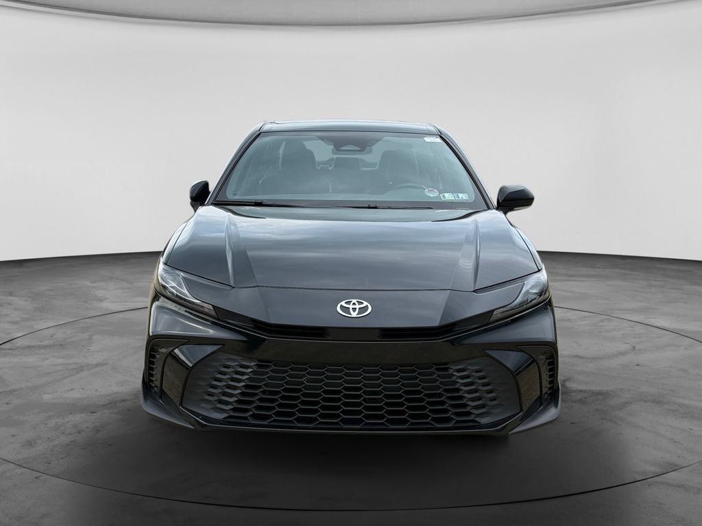 Used 2025 Toyota Camry SE FWD image 3