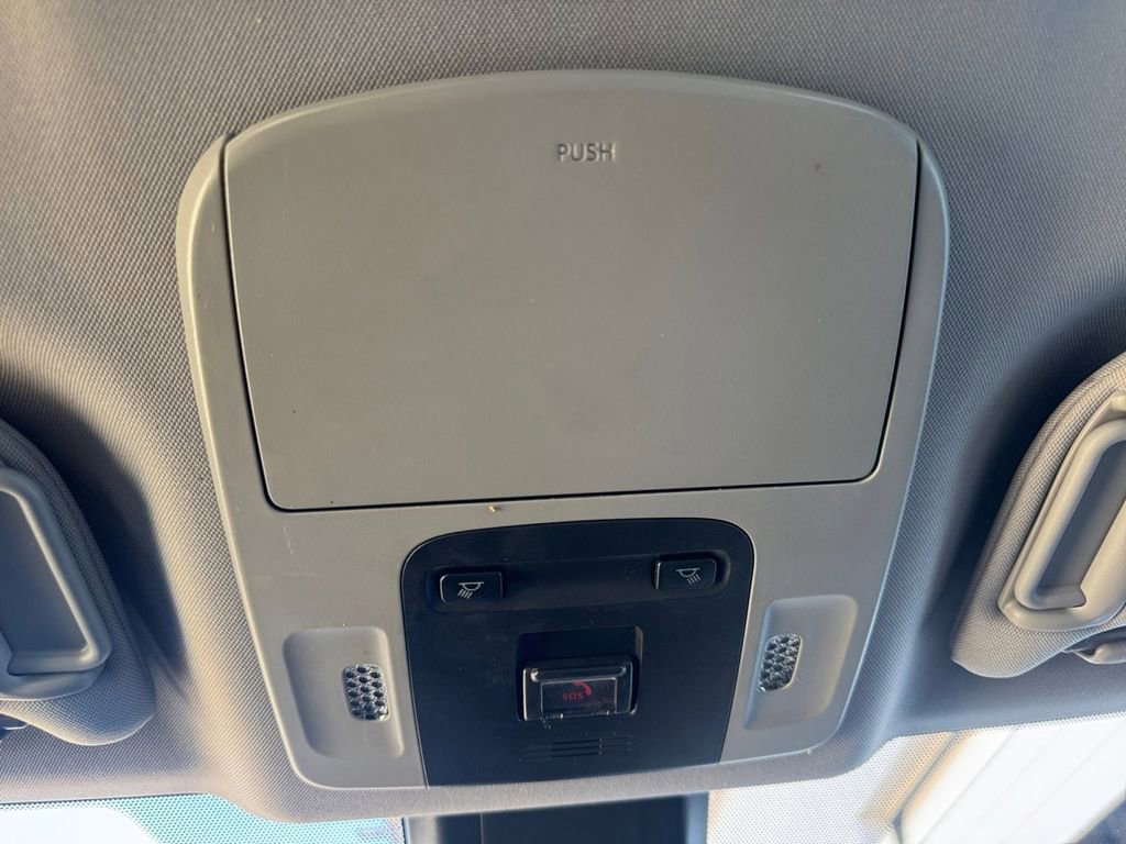 Used 2022 Toyota Camry SE image 25