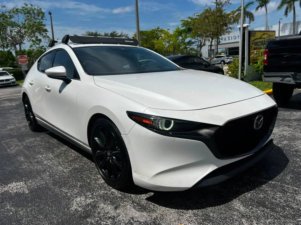 Used 2019 MAZDA MAZDA3 Hatchback w/ Premium Package FWD image 3