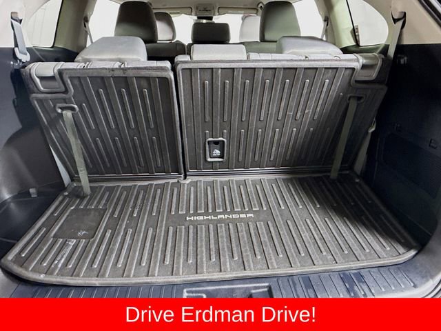 Used 2023 Toyota Highlander L image 34