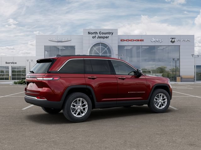 Used 2025 Jeep Grand Cherokee Laredo w/ Luxury Tech Group I AWD/4WD image 4