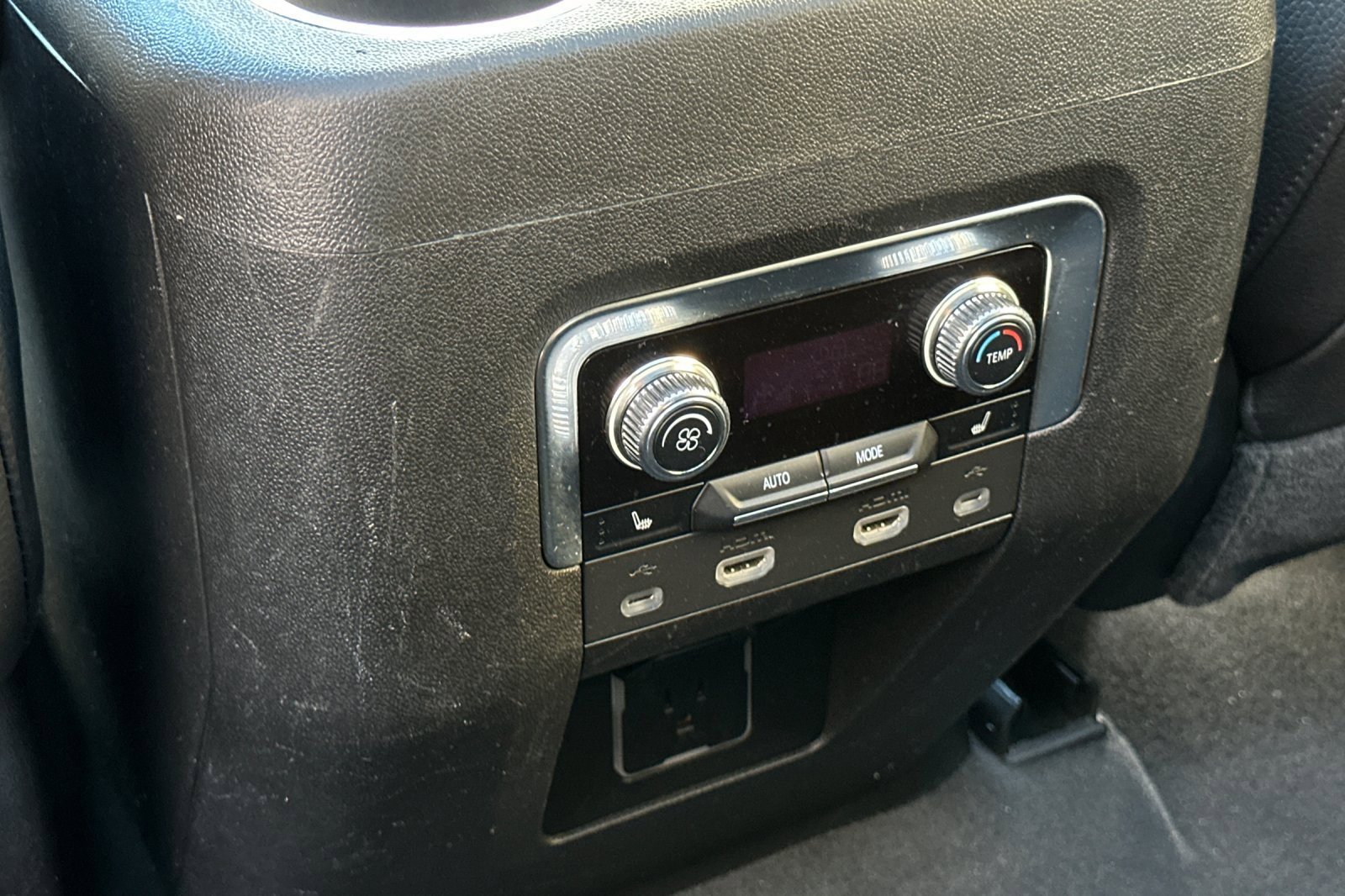 Used 2021 GMC Yukon XL Denali w/ LPO, Illumination Package image 13