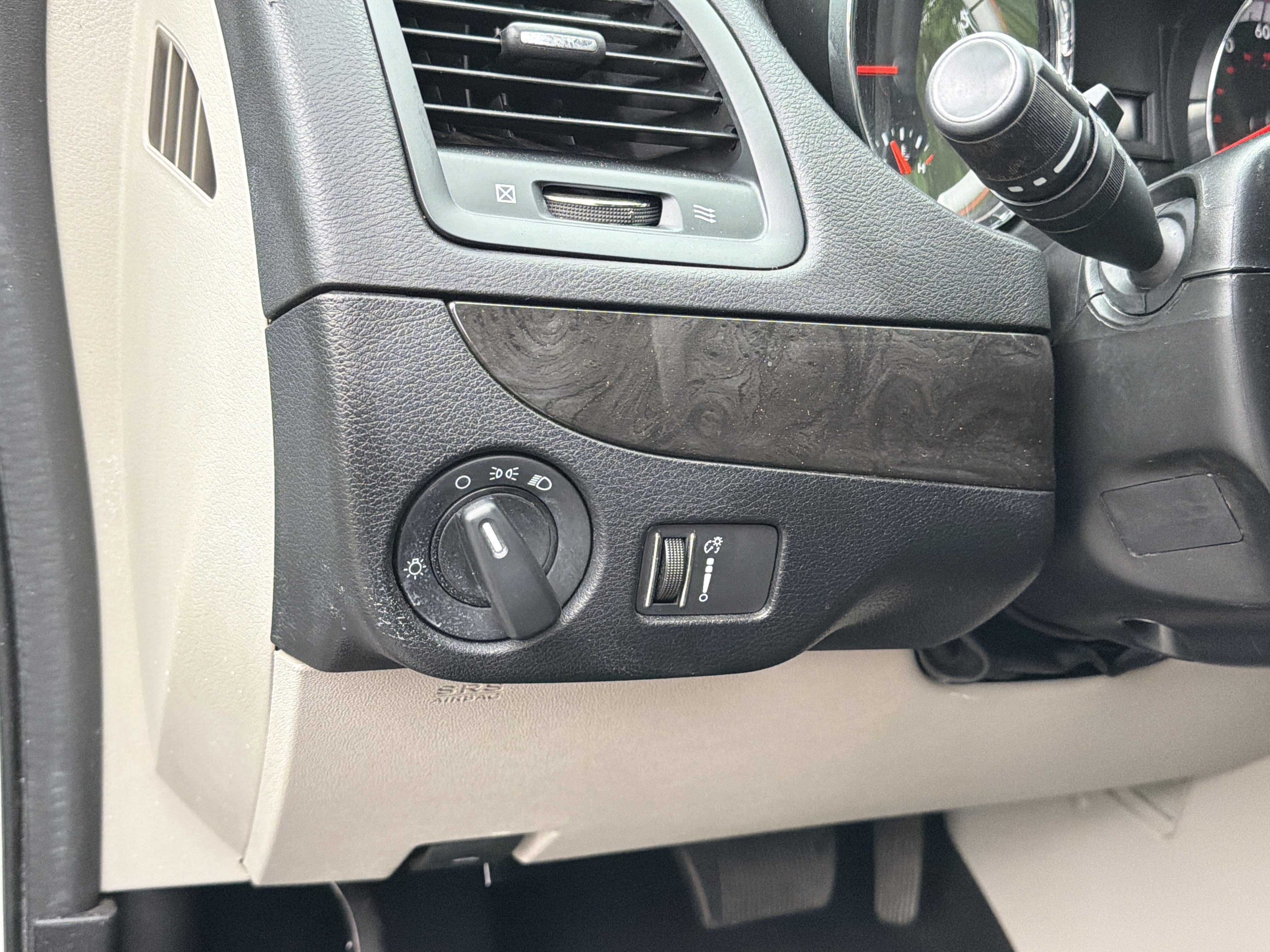 Used 2019 Dodge Grand Caravan w/ UConnect Hands-Free Group FWD image 14