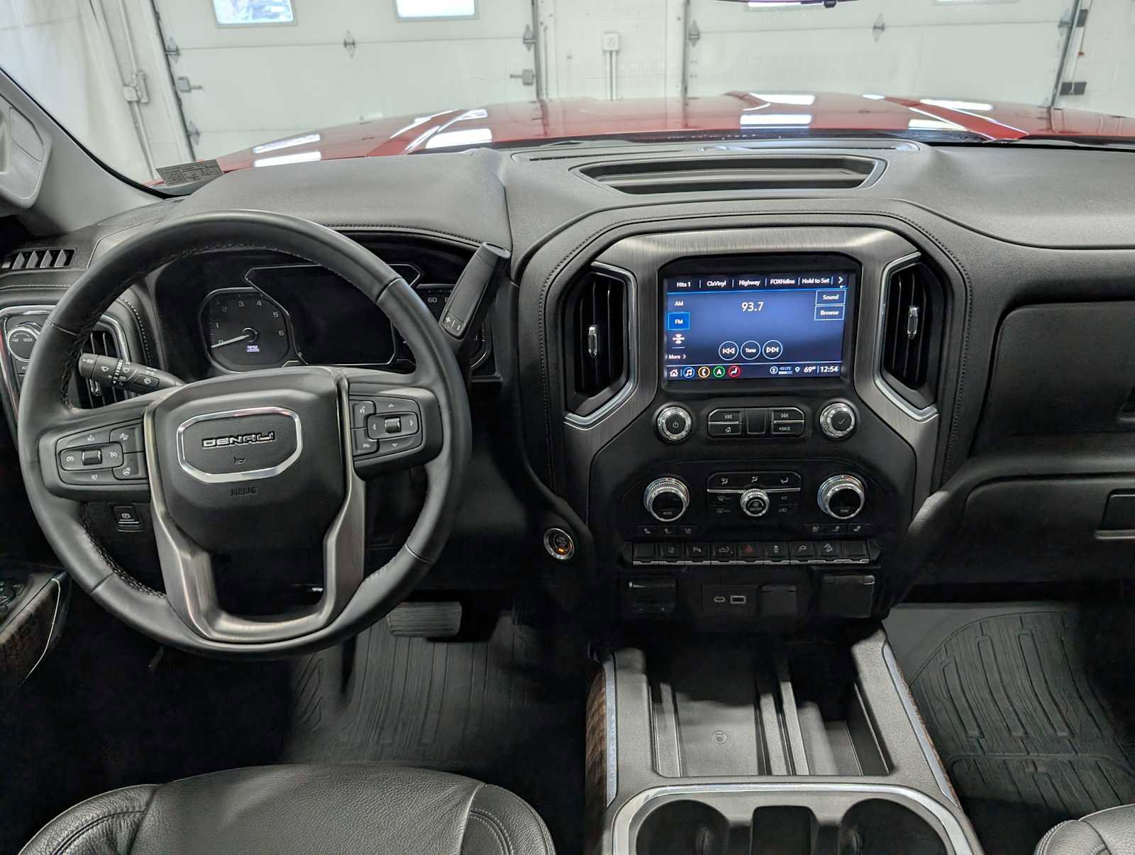 Used 2023 GMC Sierra 2500 Denali w/ Denali Ultimate Package image 17