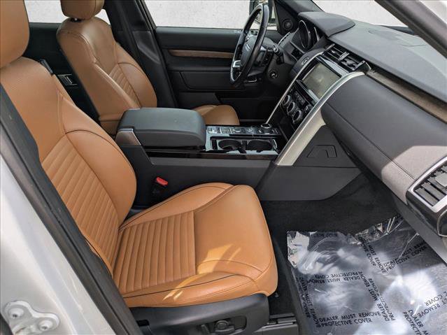 Used 2017 Land Rover Discovery HSE image 21