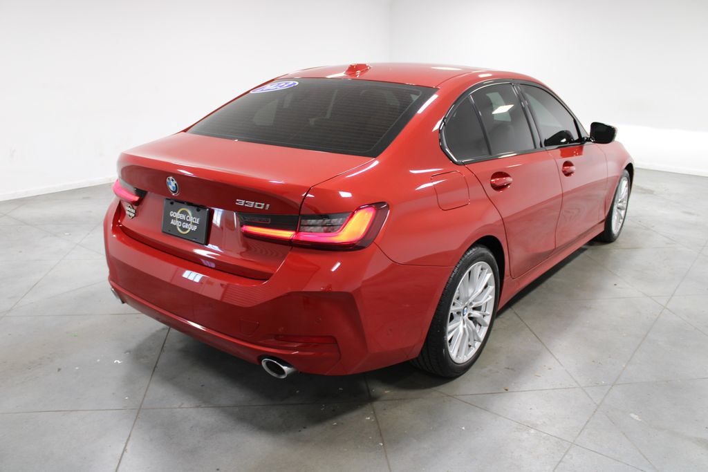 Used 2023 BMW 330i Sedan w/ Premium Package RWD image 9