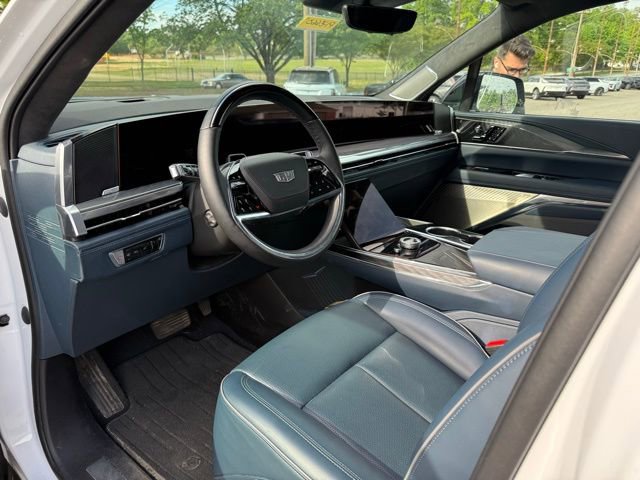 Certified 2025 Cadillac Escalade IQ Luxury 2 w/ LPO, Premium Carpet Package image 9