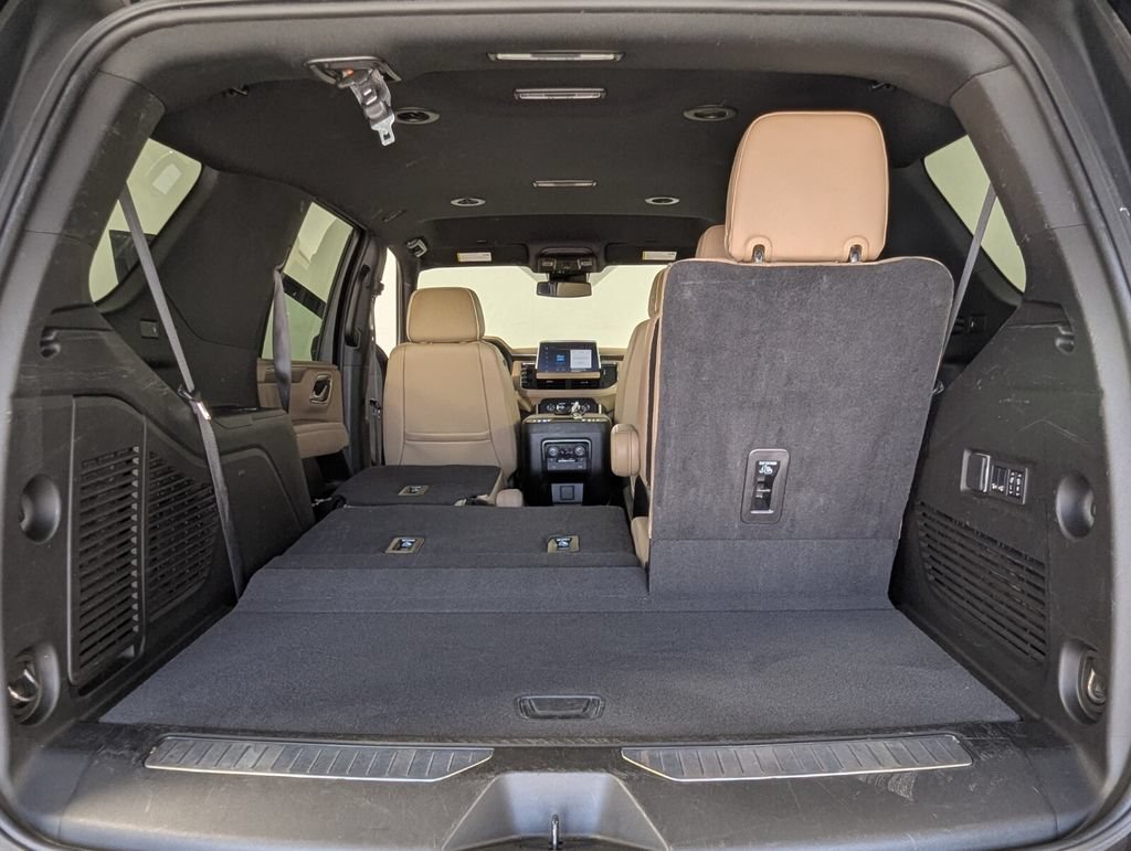 Used 2024 Chevrolet Tahoe Premier AWD/4WD image 26
